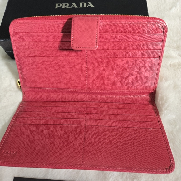 Prada Peonia Pink Zip Around Wallet w/Registration card & Original Box - EUC - Picture 5 of 16